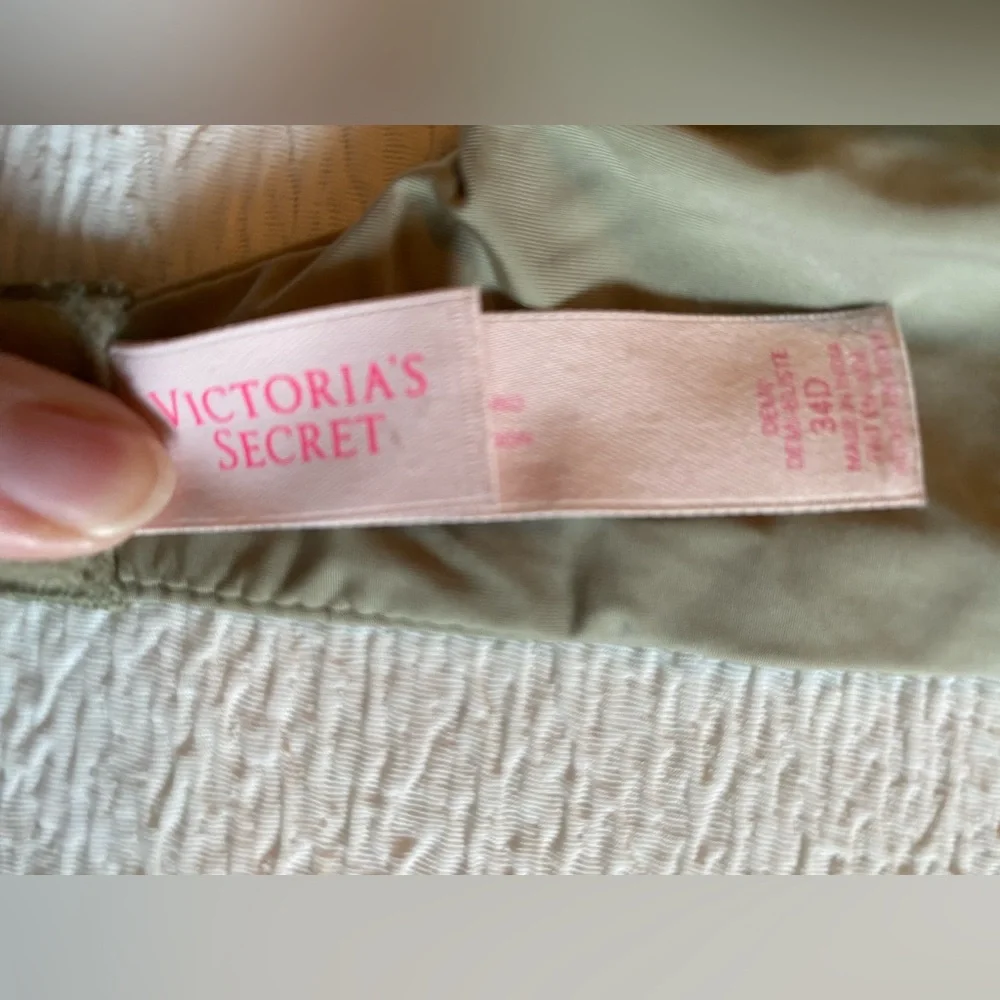 Women’s Victoria Secret T-shirt Bra 34D Army Green w/orange bow